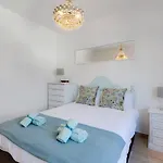 Eli Flat Just Few Steps From The Strip In Albufeira