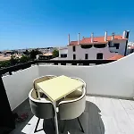Well Located Studio Flat At Oura