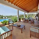 Villa Monte De Madrinha