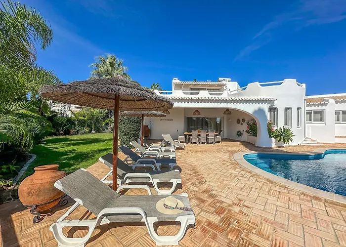 Luxury Villa Heated Pool, Walk To Sao Rafael Beach, Albufeira