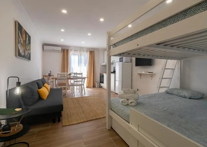 Lovely And New Apartment In Oura