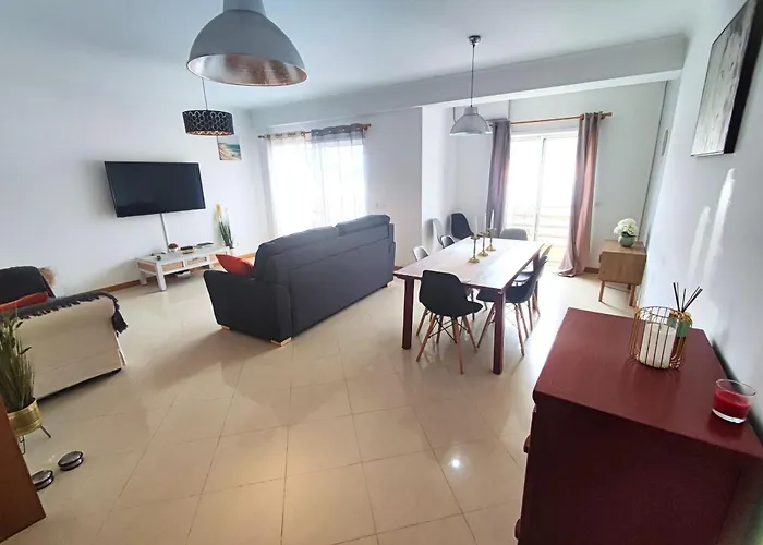 Algarve Modern T1 Apartment With Balcony In Albufeira