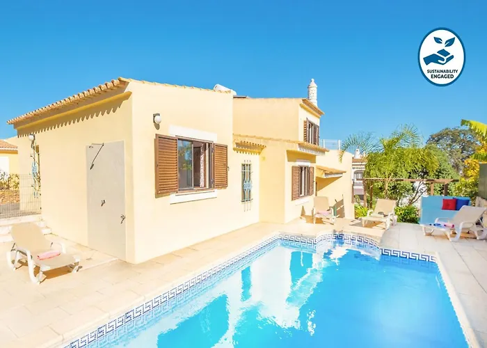 Villa With Heatable Pool