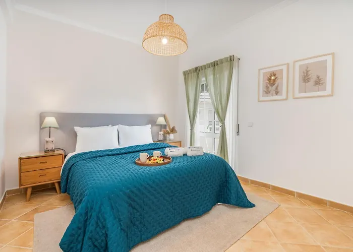 Hostwise - Sunny Flat W/ Balcony By The Algarve Sea
