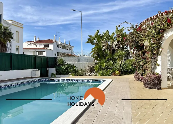 #278 Fonte Dos Leoes By Home Holidays
