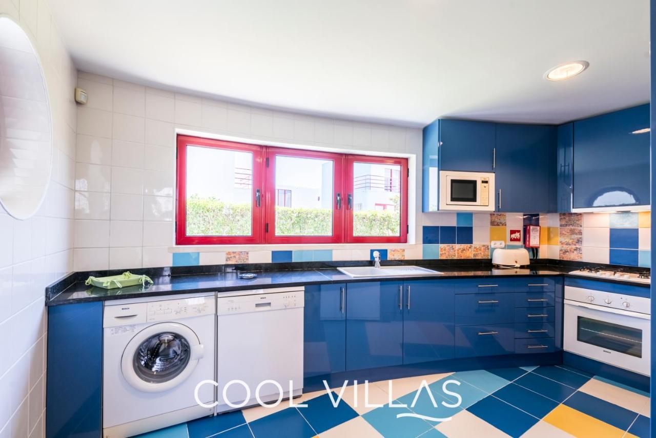 Acquamarina - 5 Bedroom, Water Front *