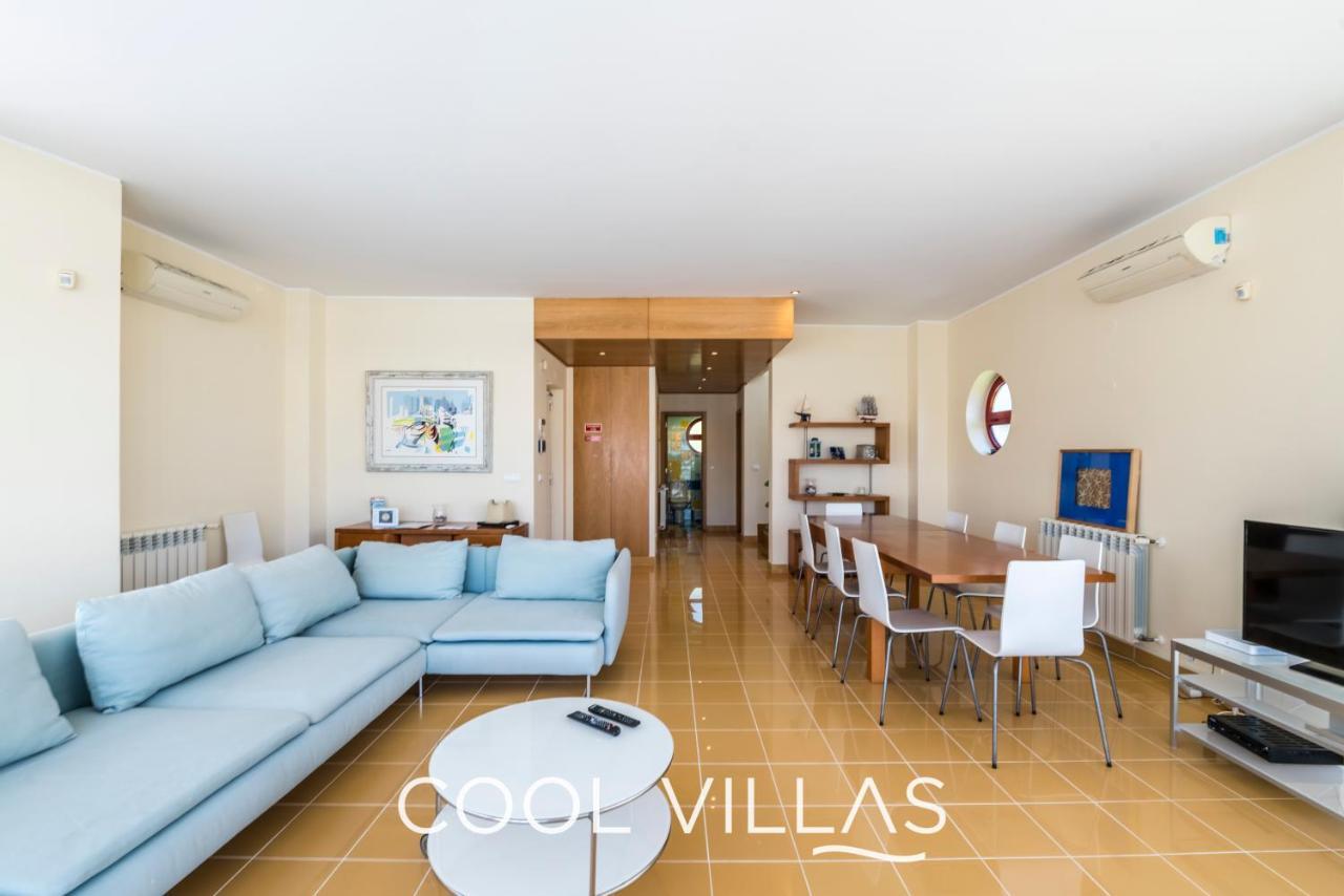 Acquamarina - 5 Bedroom, Water Front Ferienhaus *