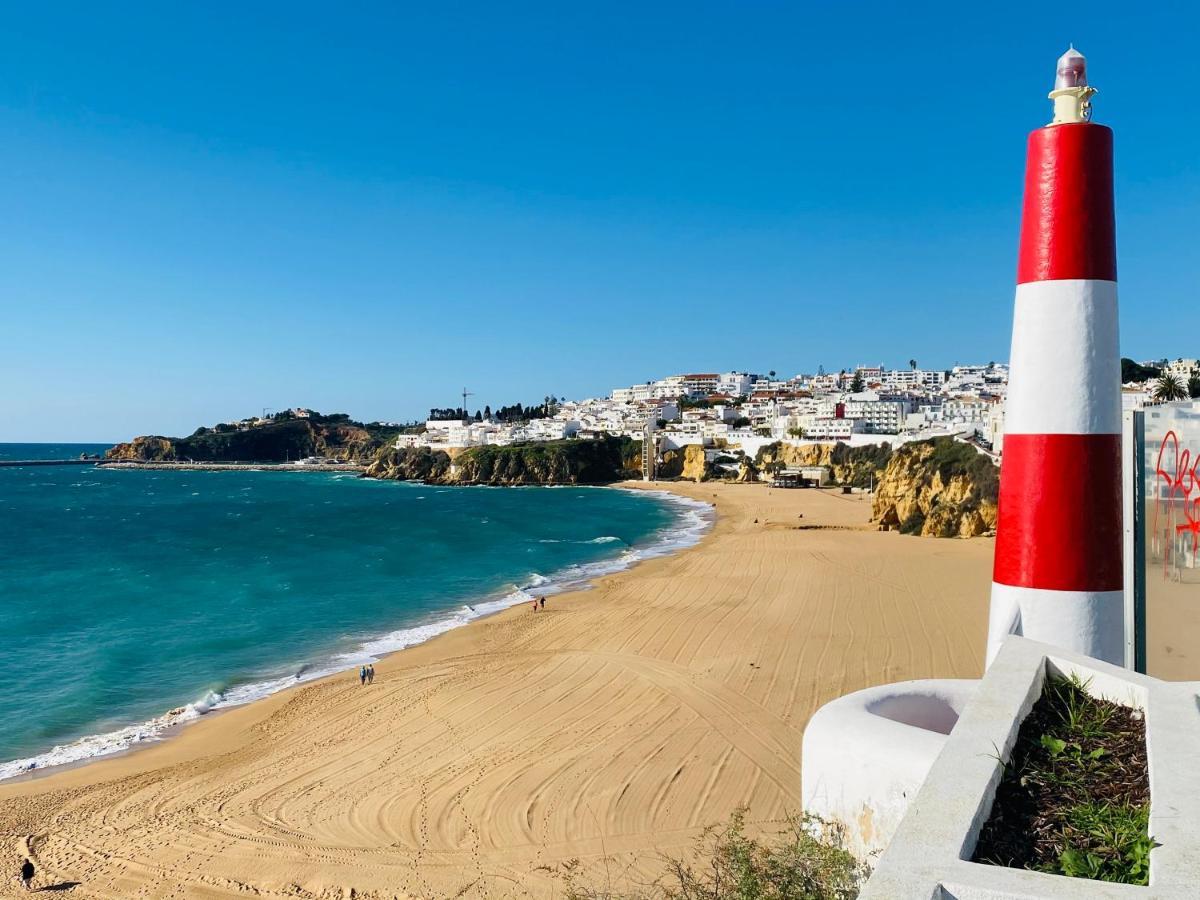 Apartamento Deluxe In Old Town, 200m Walk To Beach, Pool Parking Albufeira