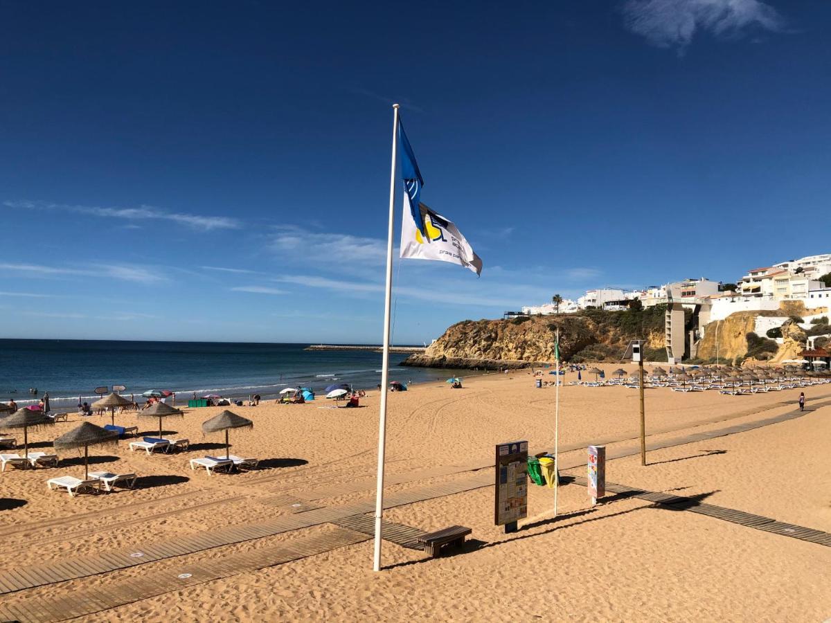 Apartamento Deluxe In Old Town, 200m Walk To Beach, Pool Parking Albufeira