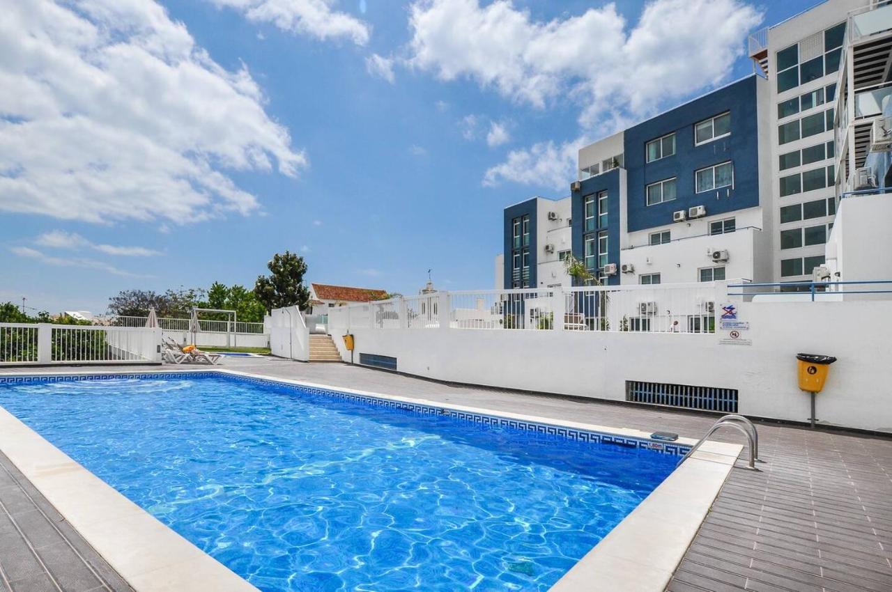 Apartamento Deluxe In Old Town, 200m Walk To Beach, Pool Parking Albufeira