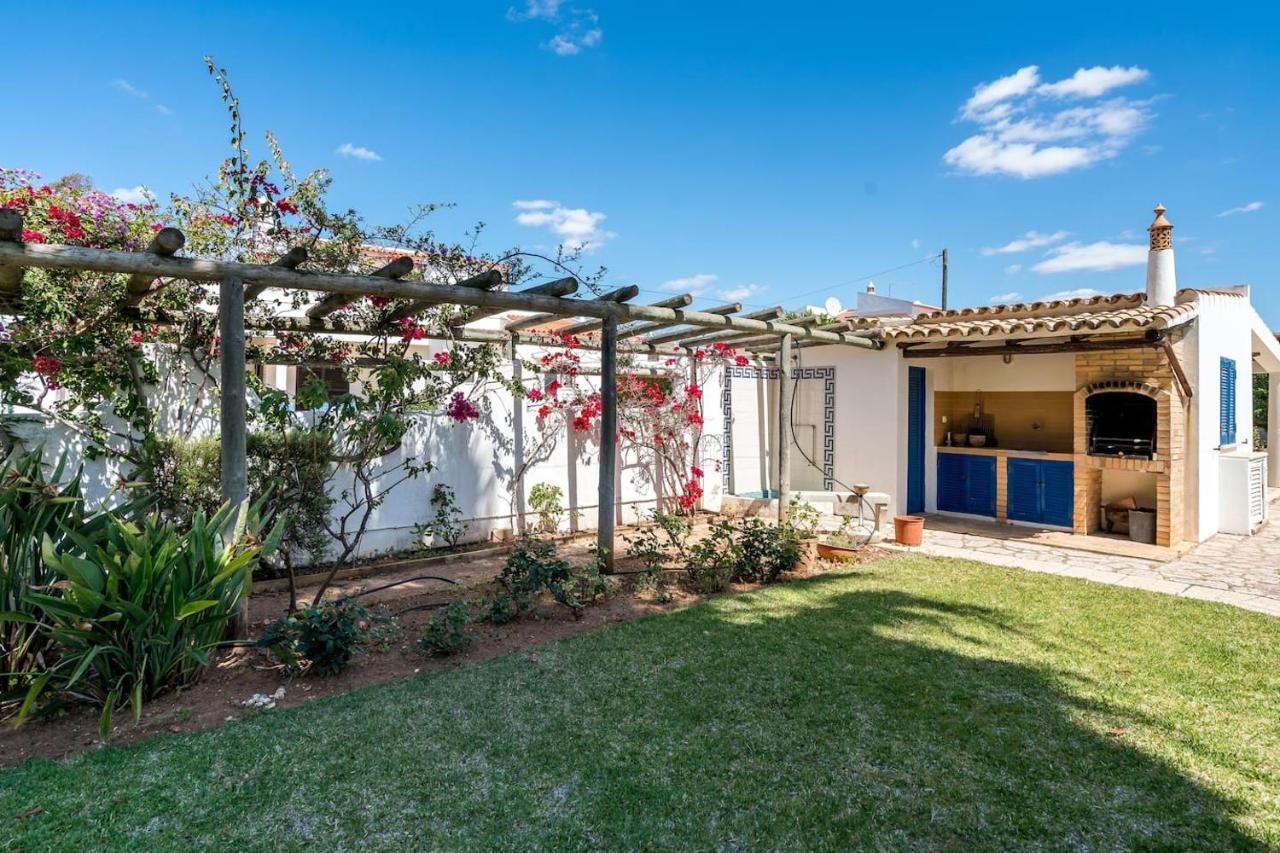 Castelinho - Pool - Beach - Free Wifi - Air Con