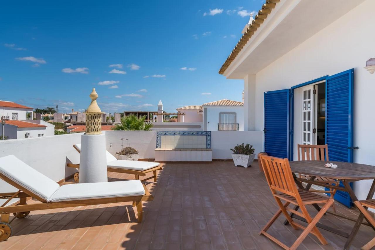 Castelinho - Pool - Beach - Free Wifi - Air Con