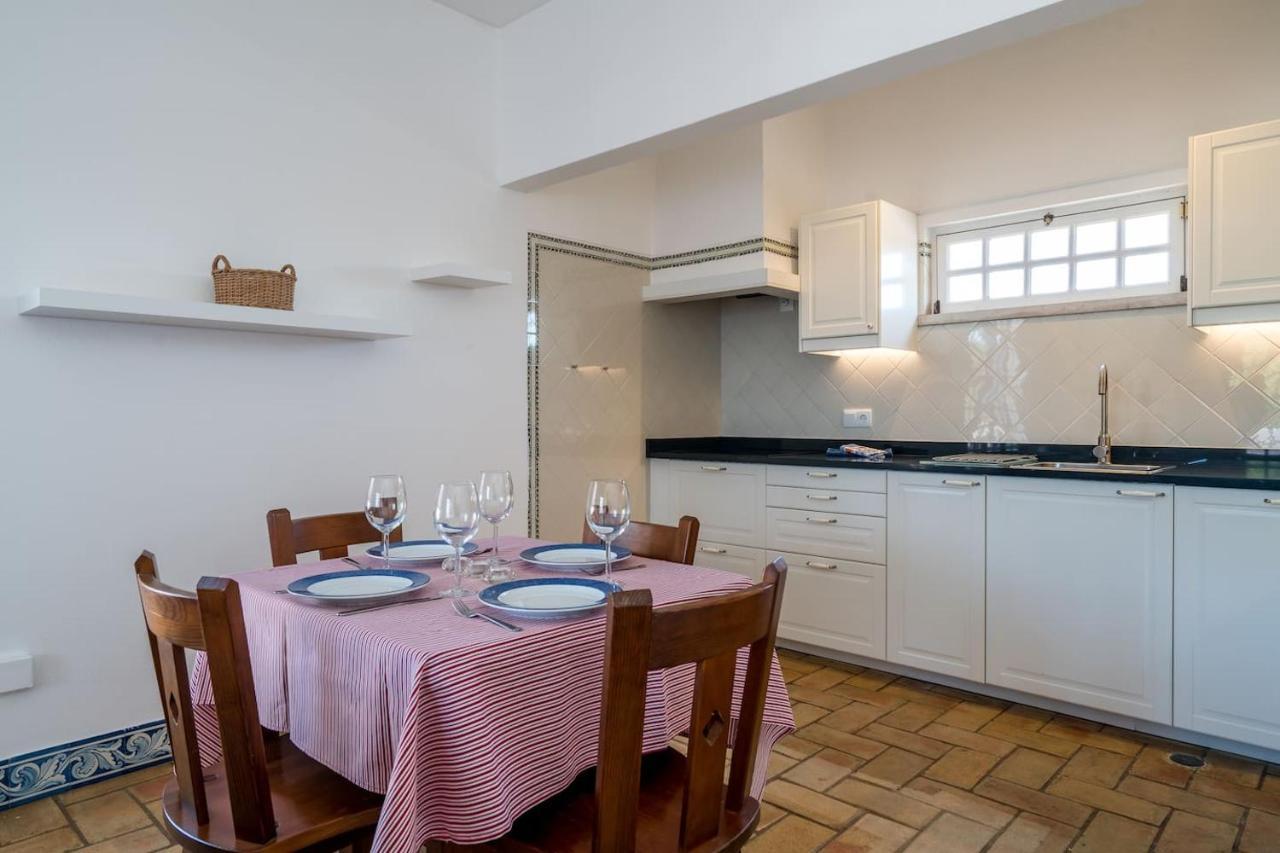 Castelinho - Pool - Beach - Free Wifi - Air Con *