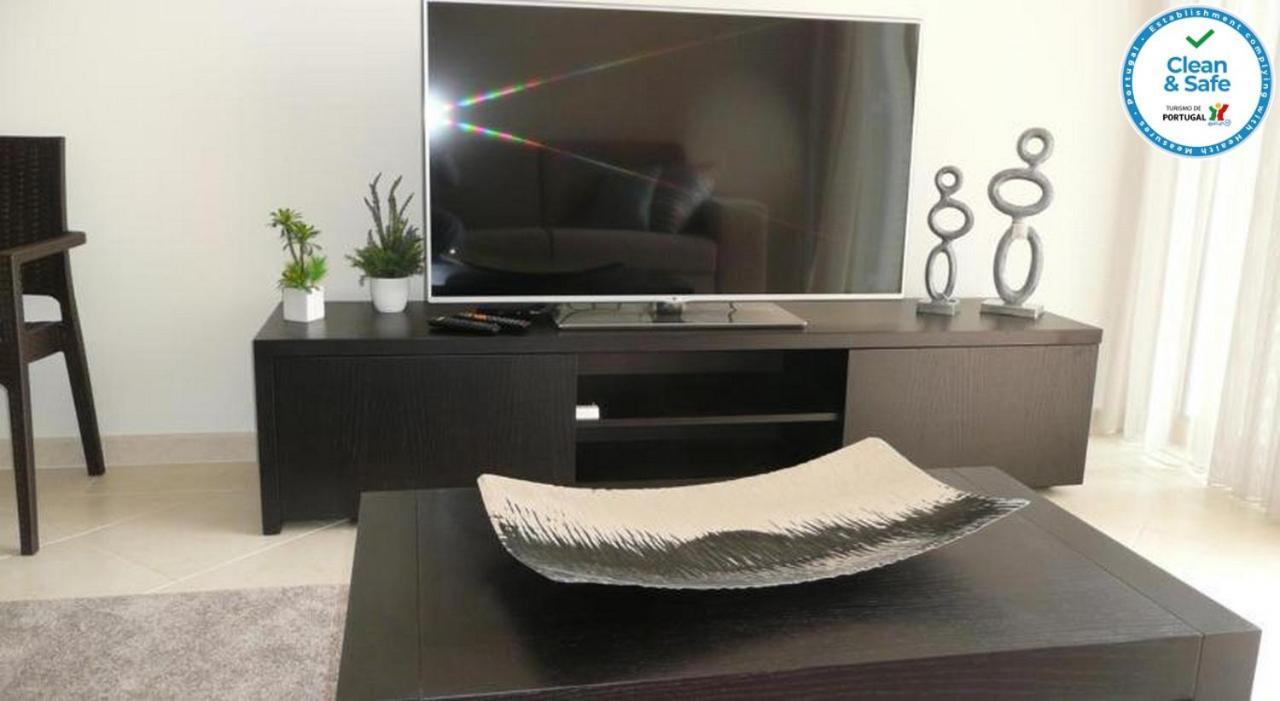 House F Sao Rafael - Free Wifi & Airco, Netflix Ready - 300m From The Vakantiehuis *