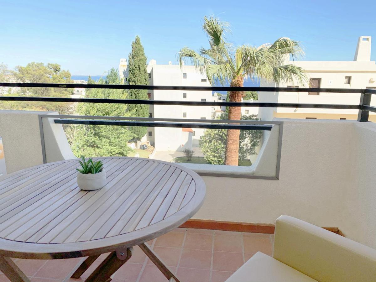 Seaview - 10 Min. Beach, Private Condo, Pool, Grill & Free Parking Apartment Albufeira