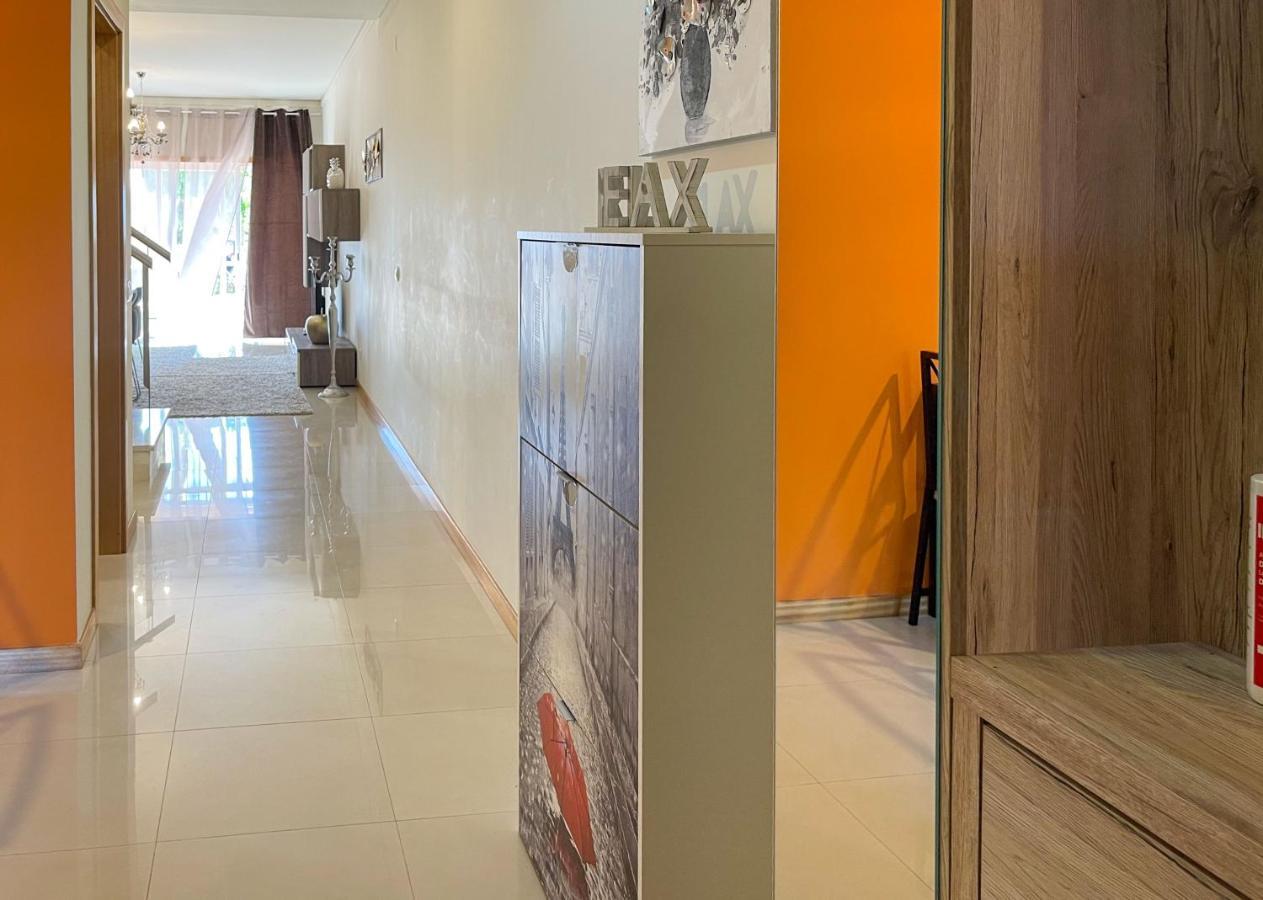 Modern 2 Bed Town House Af, Apartment *