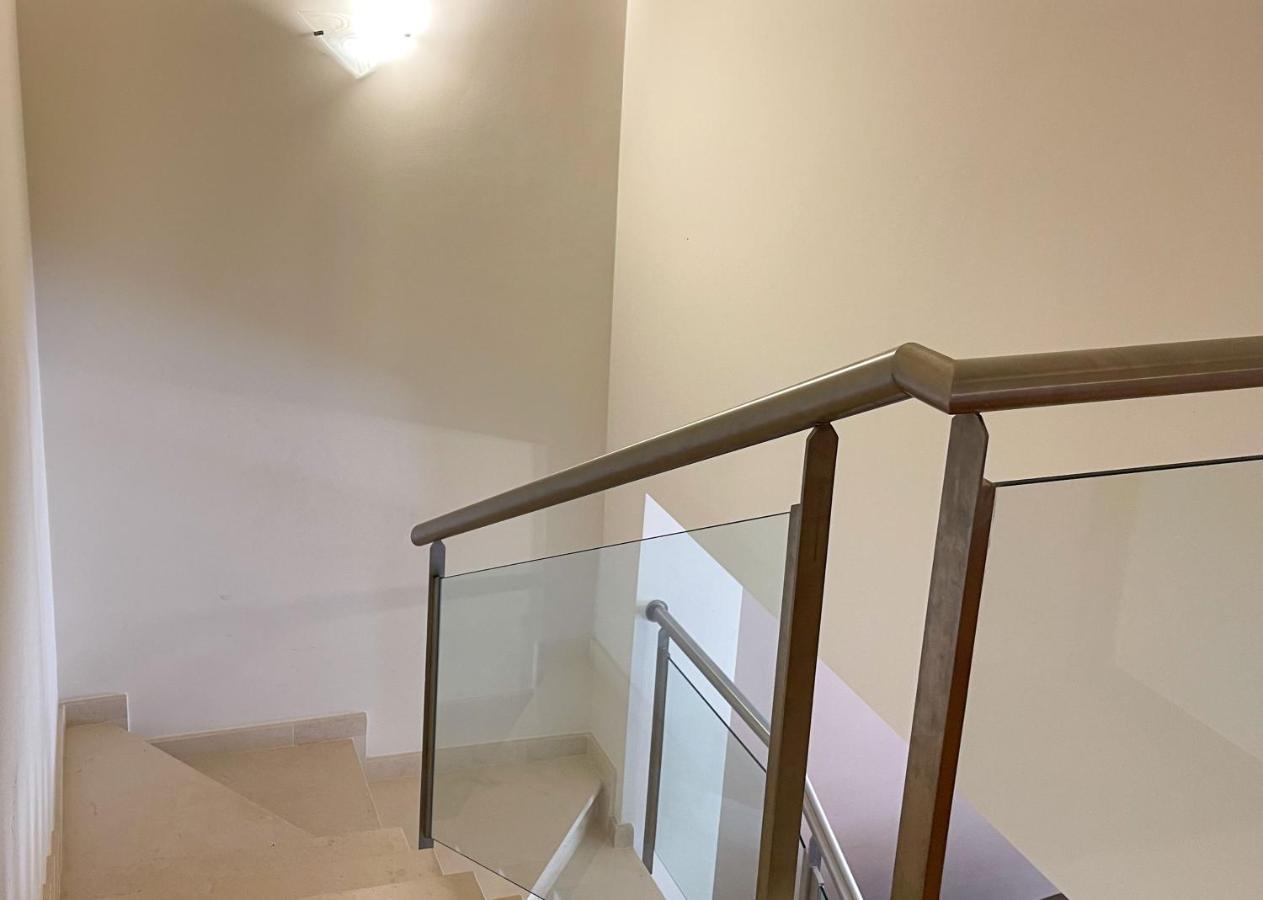 Modern 2 Bed Town House Af, Albufeira
