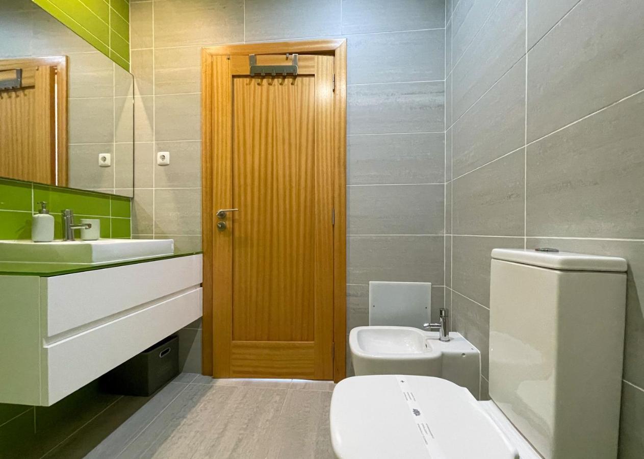 Apartment Modern 2 Bed Town House Af, *