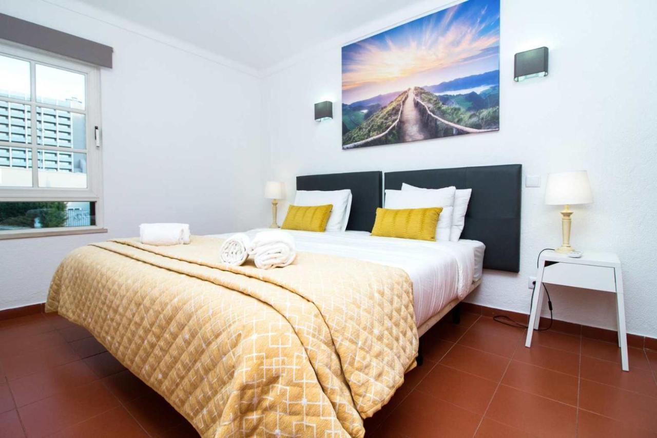 Pearl - Pool View & Location & Apartamento Albufeira