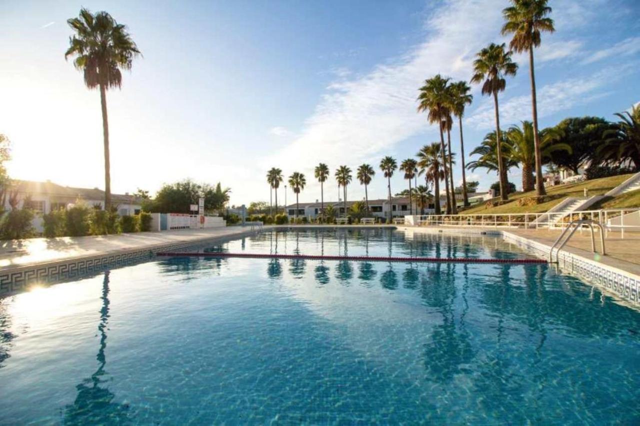 Pearl - Pool View & Location & *