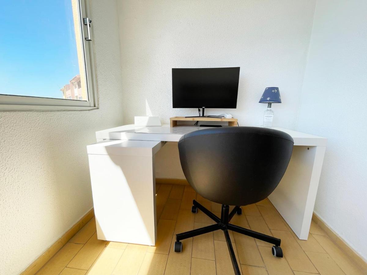 Panoramic Seaview - 2 Bedroom, Main Ave, 15 Min Walk Beach, Workspace * Albufeira