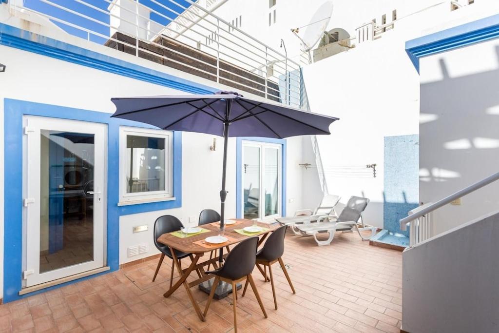 Refurbished Beachfront House, Pool, Ac, Wifi, Albufeira, Sea View Holiday home *