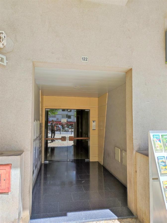 Algarve Modern T1 With Balcony In Apartment