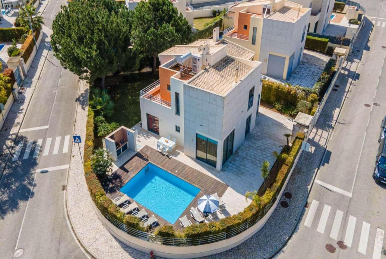 Viva Villa