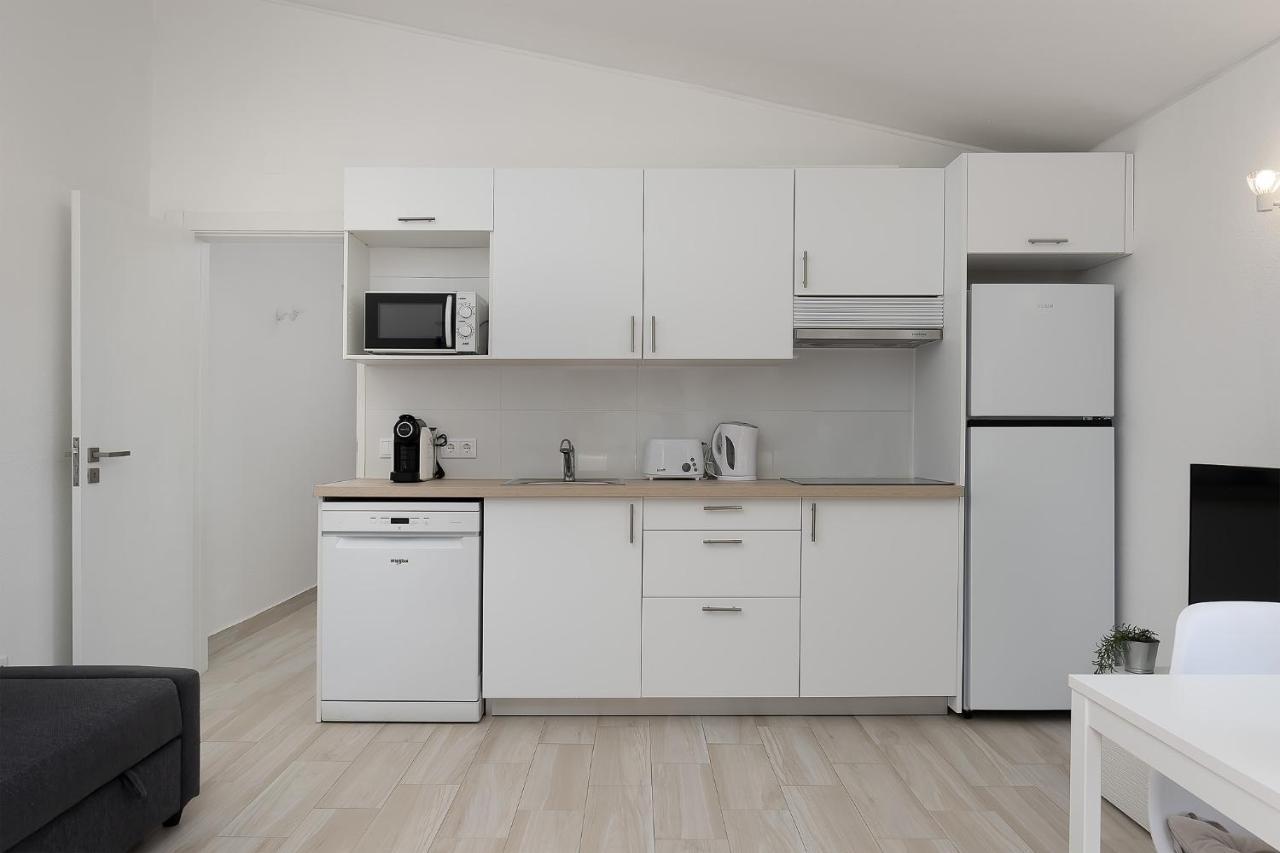Sunny - 5min To The By Lovelystay Apartamento