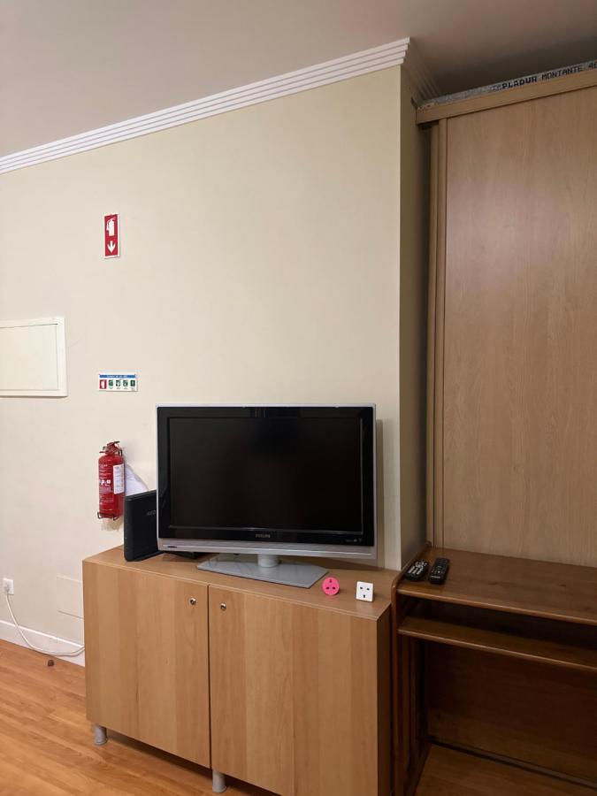Albufeira,4 Pessoas, Com Wi-fi E A 15m A Pe Da Apartment