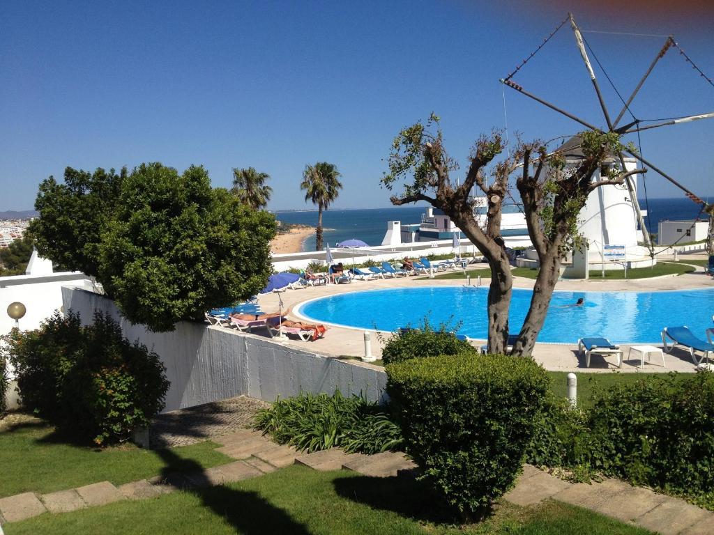 Cheerfulway Alto Do Moinho Aparthotel 3*