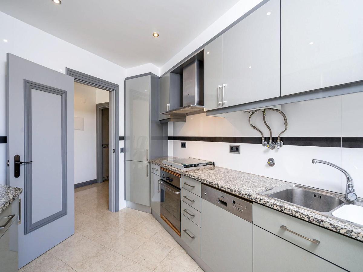 Apartamento Luxury Penthouse Wstunning Sea Views, Walk To Gale