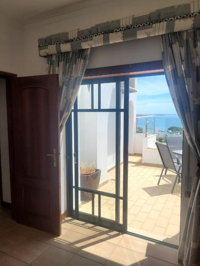 Apart. T2 Olhos De Agua Apartment