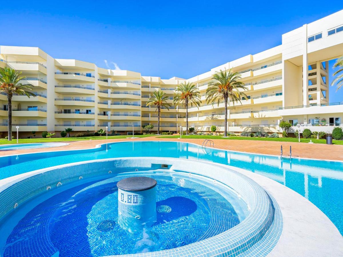 Luxury Wstunning Sea Views, Walk Apartment Albufeira