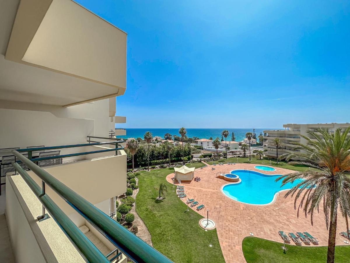 Luxury Wstunning Sea Views, Walk Apartment