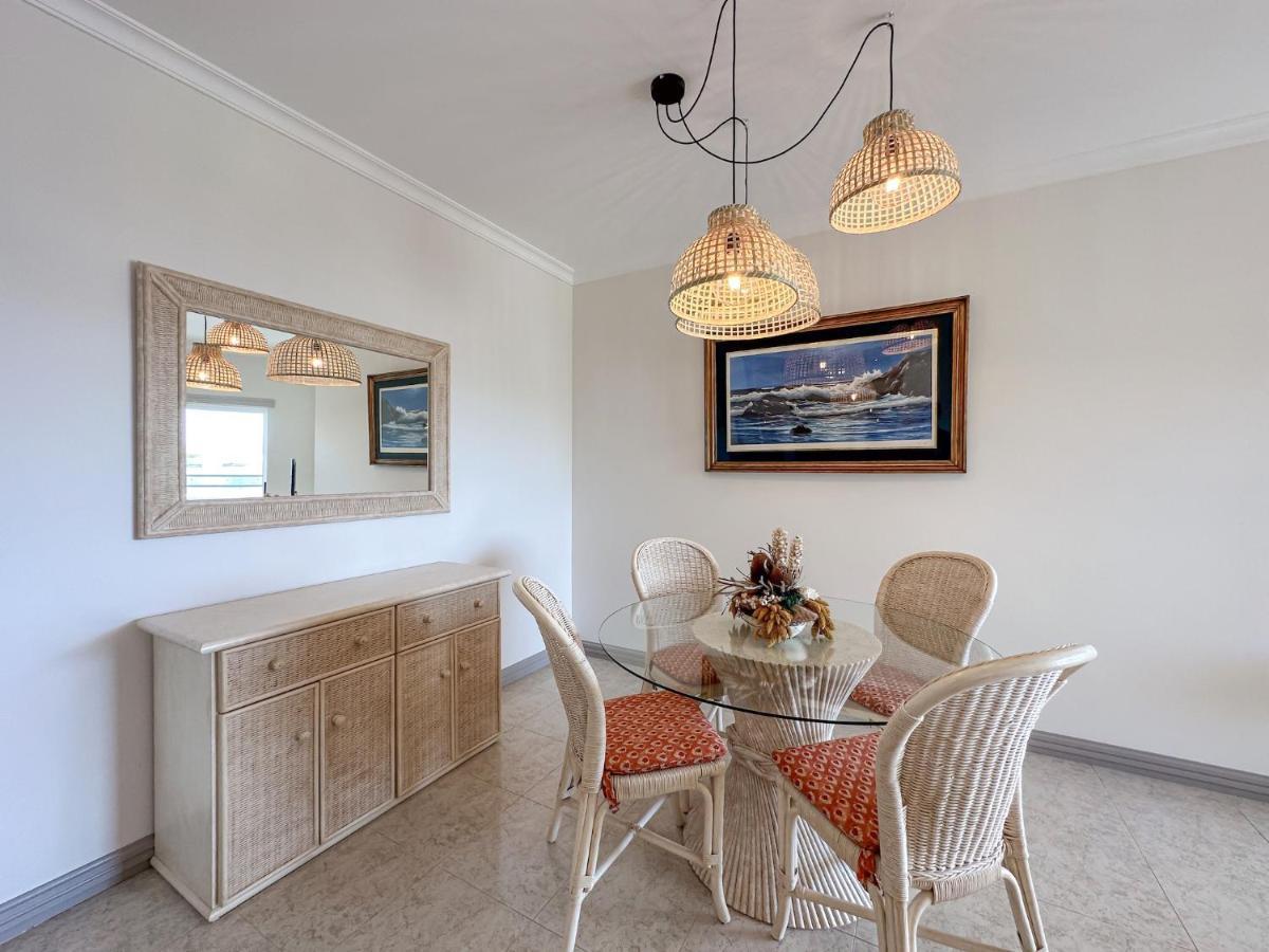 Luxury Wstunning Sea Views, Walk Apartment