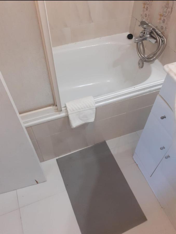 Oura Apartment *