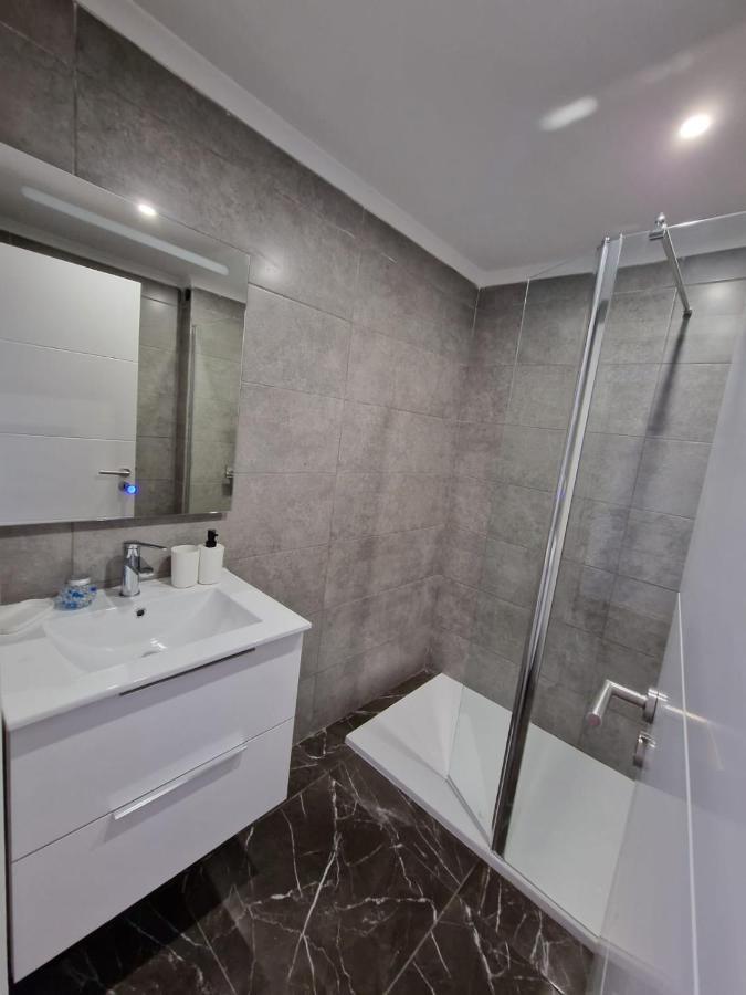 Apartamento Brand New In Rua Da Oura