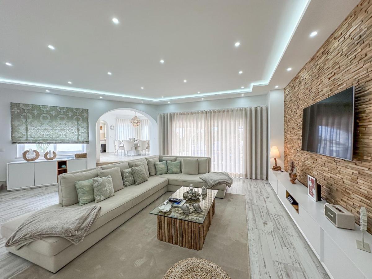 Luxury Heated Pool, Walk To Sao Rafael Beach, Villa Albufeira