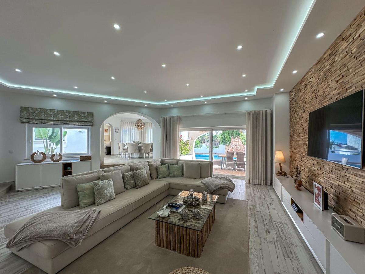 Villa Luxury Heated Pool, Walk To Sao Rafael Beach, Albufeira