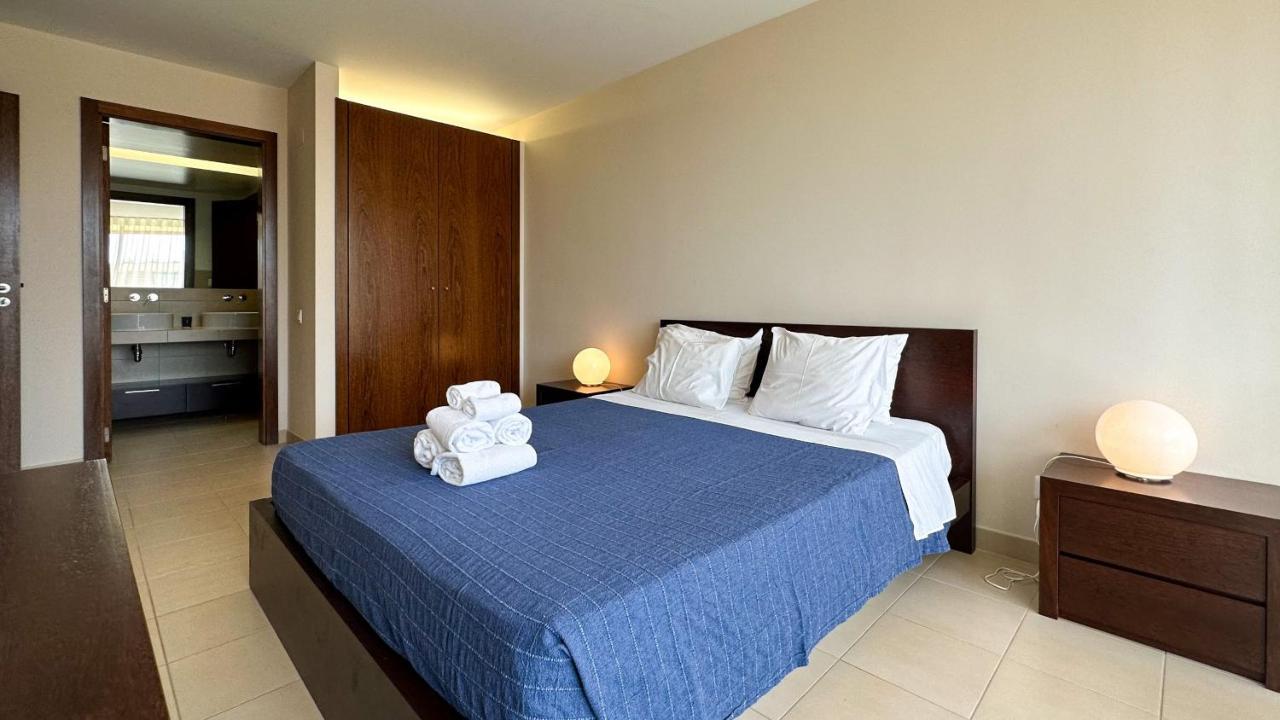 Herdade Dos Salgados, T2 12c 3d, Lagoas Apartment *