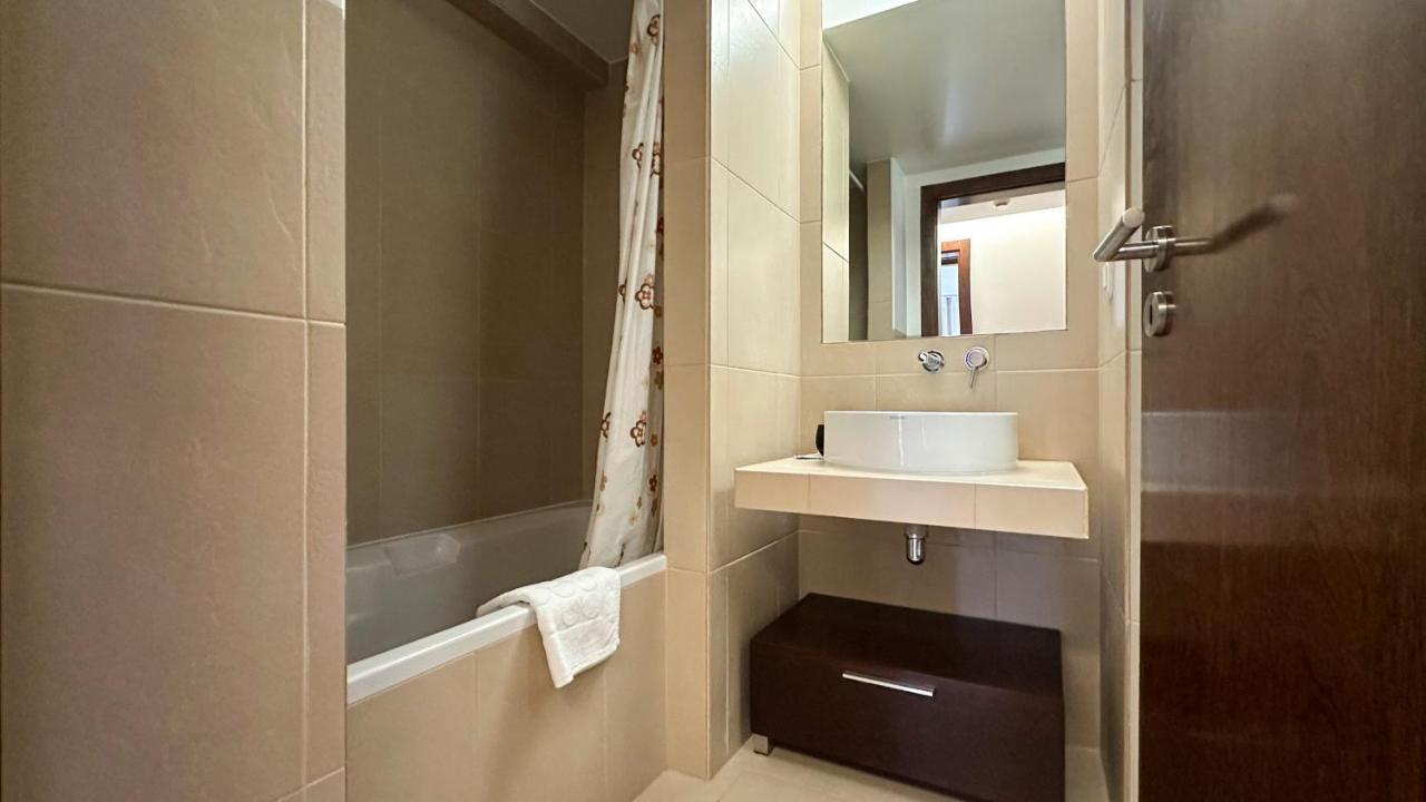 Herdade Dos Salgados, T2 12c 3d, Lagoas Apartment