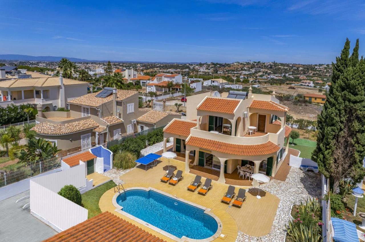 Villa Guerreiro By *