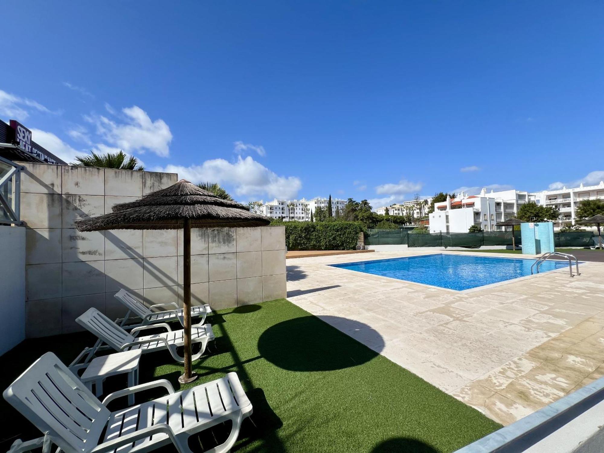 Modern 2 With Pool By Homing Albufeira