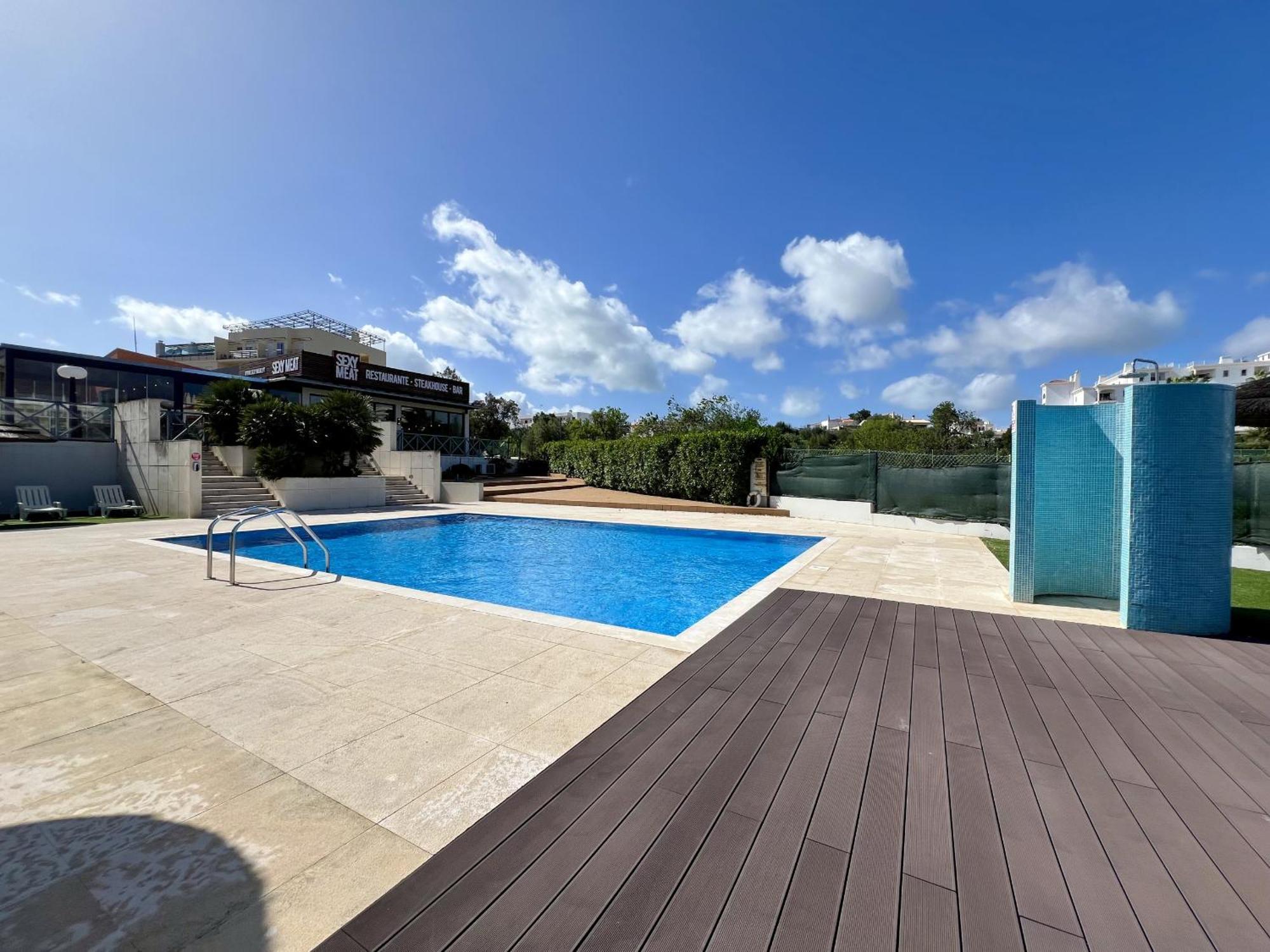 Apartment Modern 2 With Pool By Homing