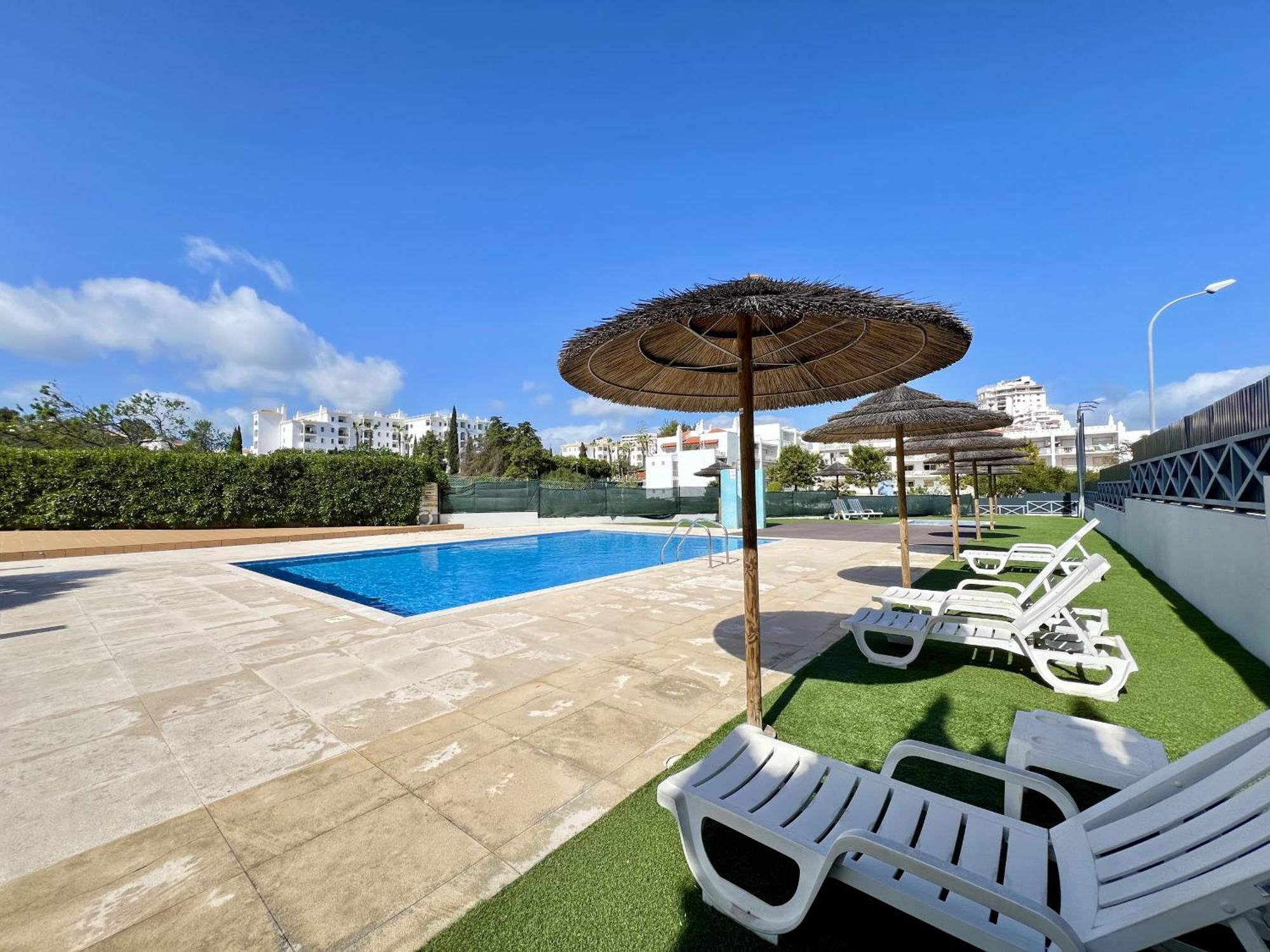 Apartment Modern 2 With Pool By Homing Albufeira