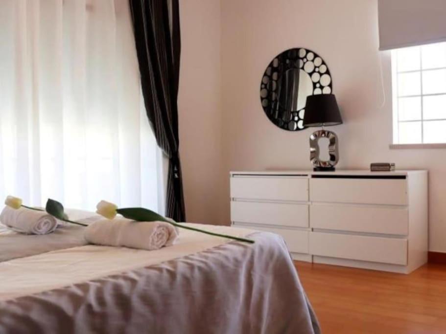 Villa Girassol - Privat Pool & Garage & Center Albufeira