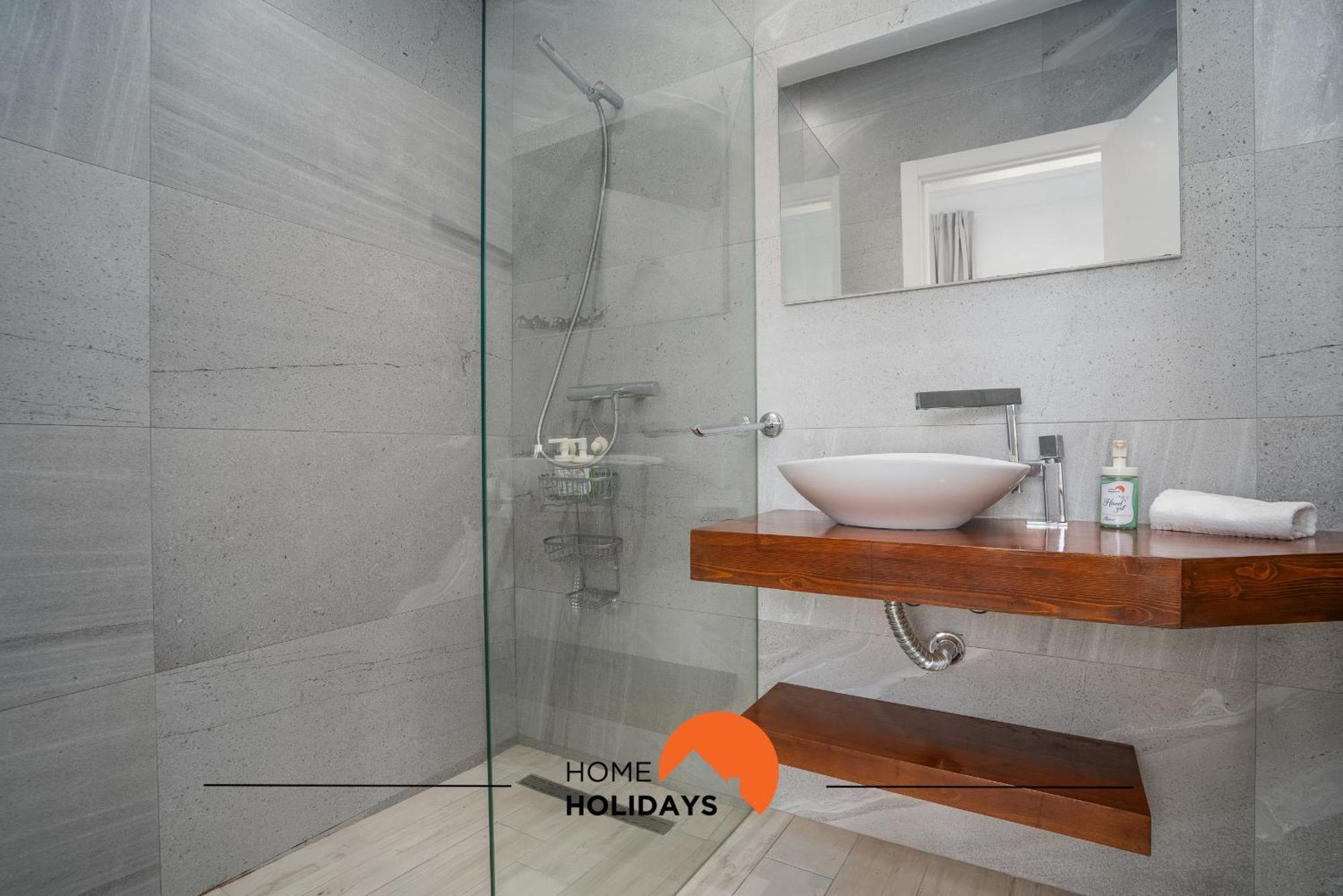 #213 Roja Pe By Holidays Villa *