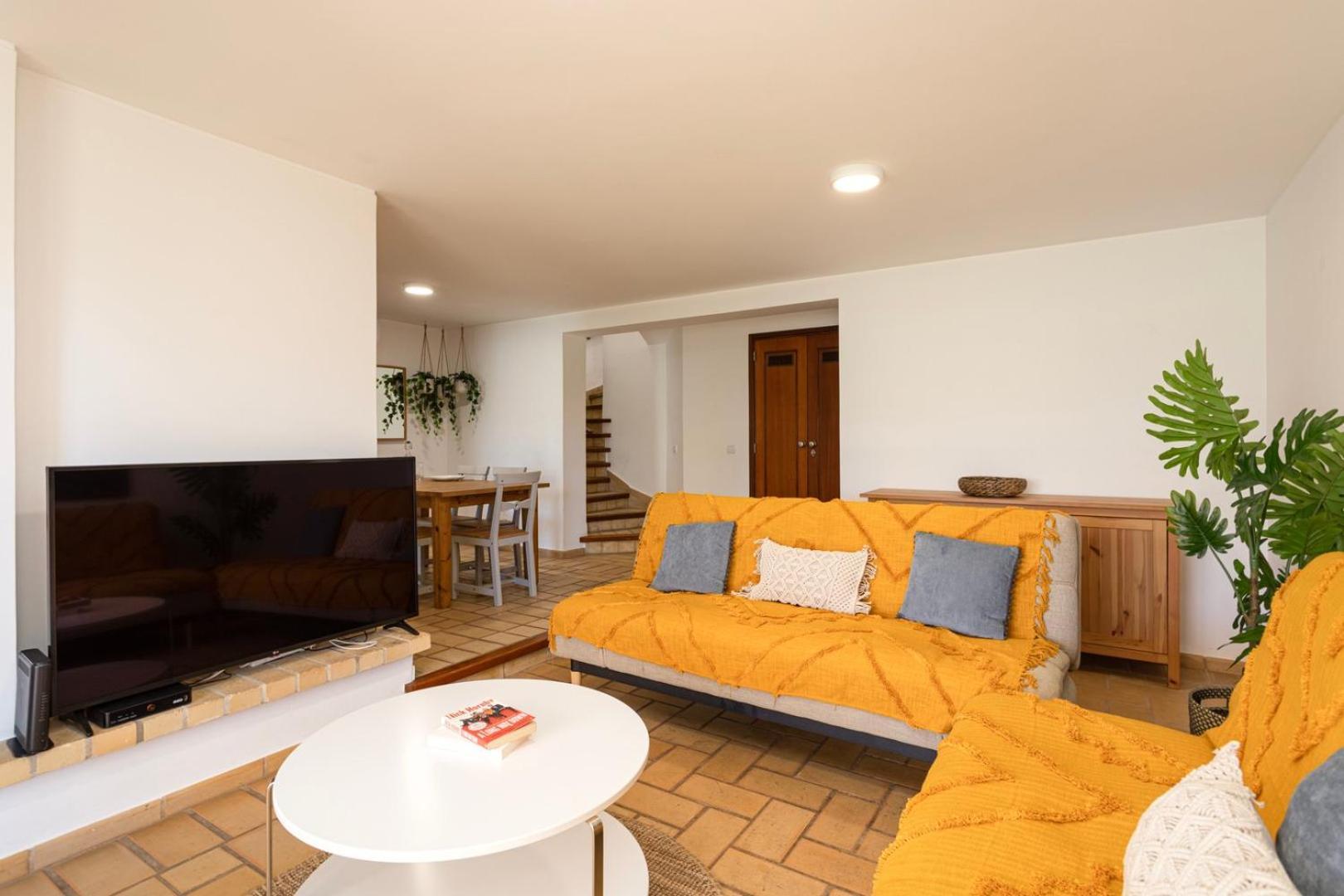 The Concierge - Pool & Tennis Villa