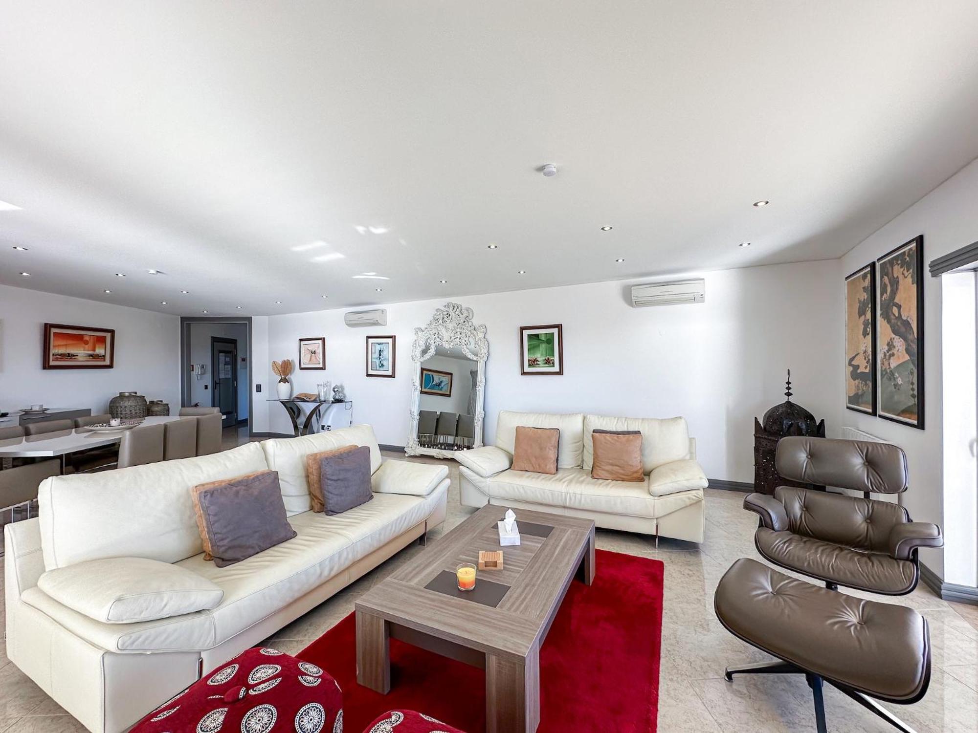 Luxury Penthouse Wstunning Sea Views, Walk To Gale Apartamento
